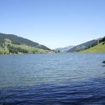 Der idyllische Schwarzsee lädt zum Bade