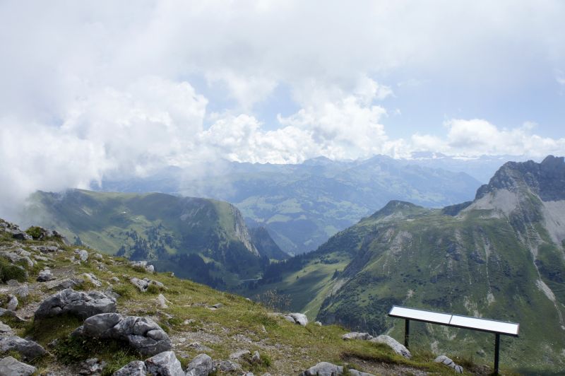 Ausblick vom Gipfel der Kaiseregg Wanderseite.ch