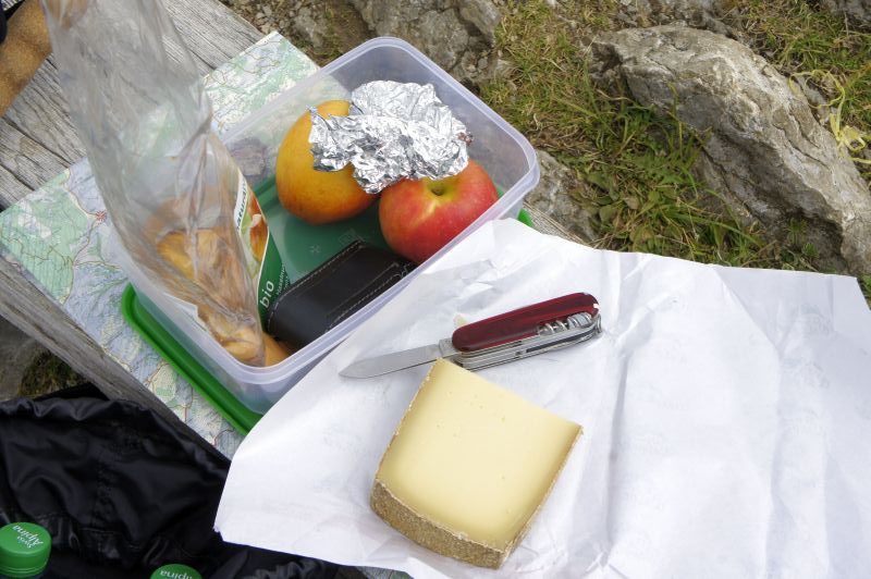 Mittagsrast mit Alpkäse aus der Region