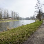 Der Limmat entlang Zürich entgegen