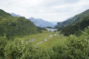 Rückblick zum Stausee Garichti