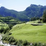 Blick zur Gondoschlucht, über die Brücke führt die Simplon-Passstrasse