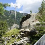 Das alte Fort Gondo - Der Wanderweg verläuft quer hindurch