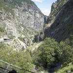 Die Gondoschlucht ist eng und bedrückend