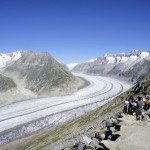 Asiatische Touristen am Gletscher