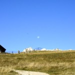 Mond über dem Chasseron Gipfel