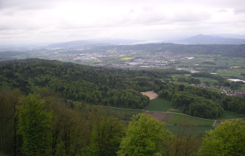 Das Furttal mit Altberg und Üetliberg