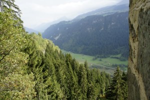 Tiefblick von der Ruine Kropfenstein