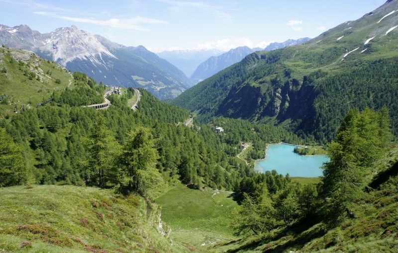 Tiefblick über den Lagh da Palü und die Alp Grüm ins Puschlav