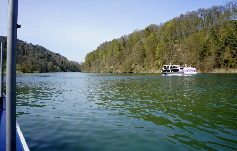 Mineralwasser und Heizöl – Ein Sonntagsbummel am Rhein bei Eglisau