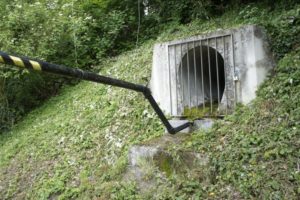 Wasserleitung übers Wasser