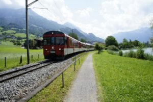 Zentralbahn Brüniglinie am Sarnersee