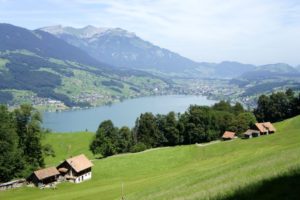 Sarnersee mit Pilatus im Hintergrund