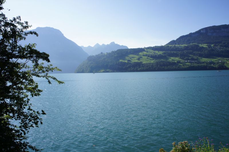 Der Vierwaldstättersee an einem Sonntagmorgen